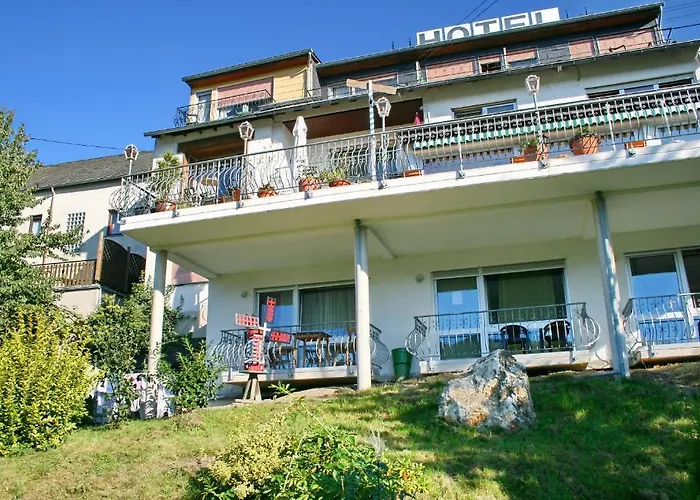 מלון Restaurant Moselblick 3*